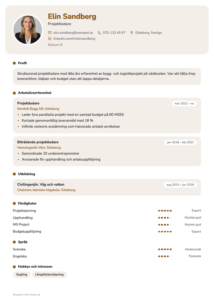 CV i mallen Kort — kontaktuppgifter och profil överst